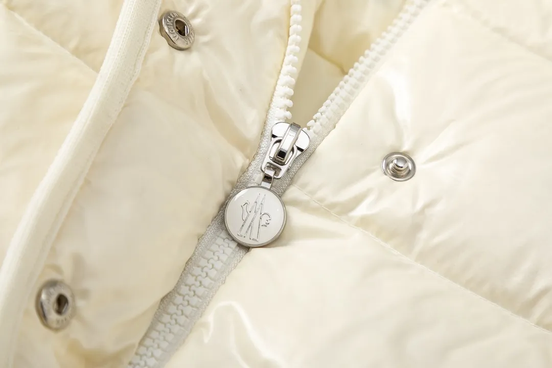 Moncler/ ， 70 。 barante ， 70 。 ， a ， 。 。 · lon laqué ·lon laqué · · · · · ：Black/Beige/Pink size:0/1/2/3